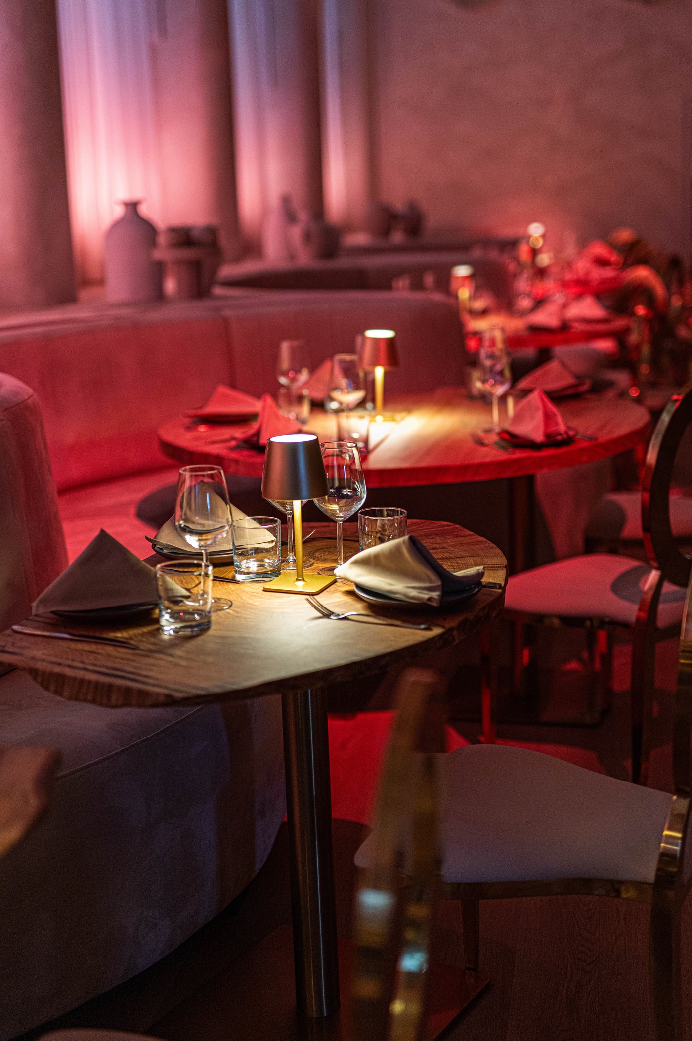 The room at 997 Rue Saint-Jacques set for a corporate day, photograph 3 of six